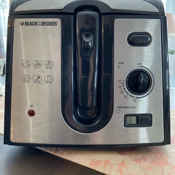 Black & Decker 2 litre deep fryer - Picture 2 of 3